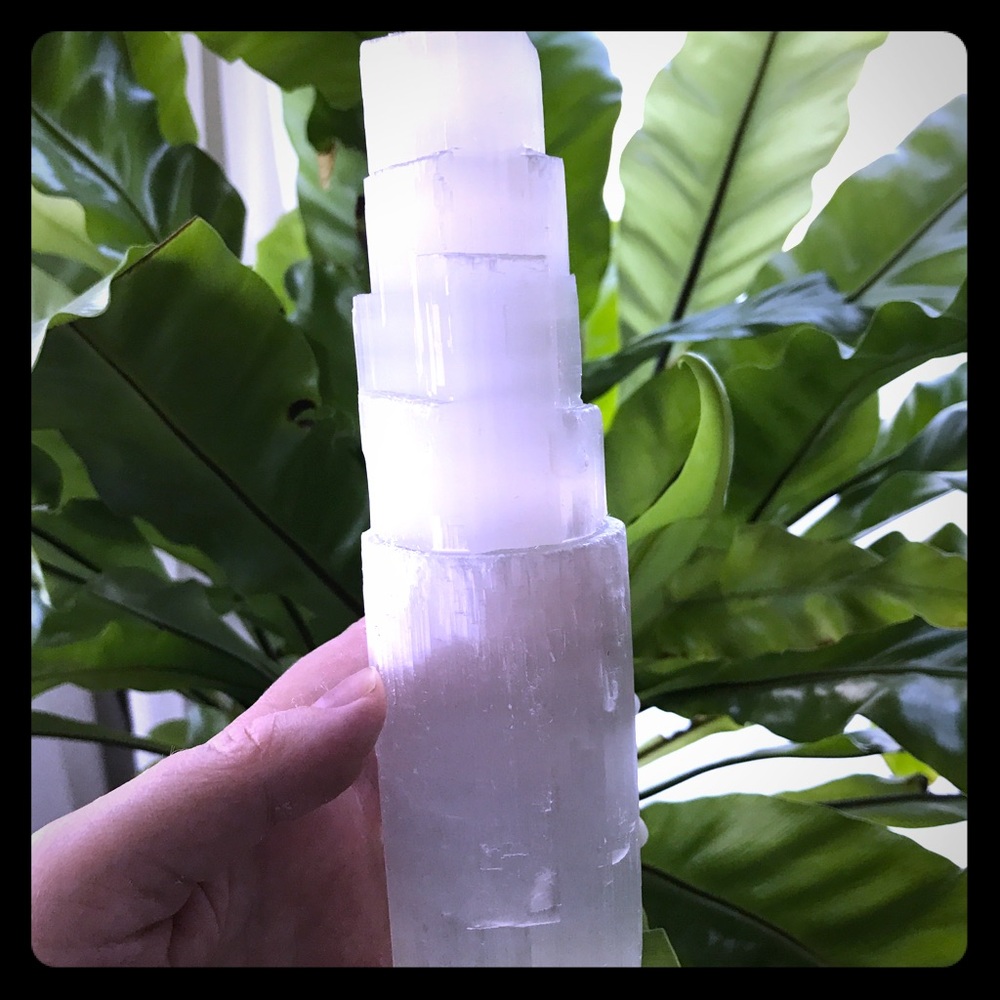 Genuine Selenite tower w/ light stand - 7 inch - Picture 4 of 9